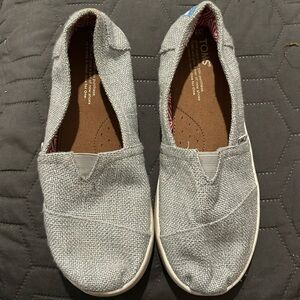 Tom slip ons Girls Y4.5 silver with sparkles
